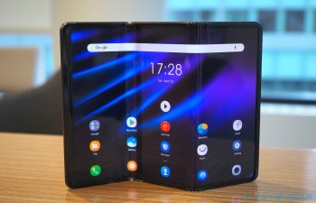 Apple 2 ədəd qatlana bilən smartfon test edir