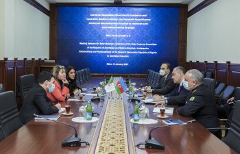 Gömrük Komitəsinin rəhbərinin Əlcəzairin ölkəmizdəki səfiri ilə görüşü