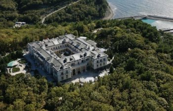 Peskov Putinin milyardlıq sarayından danışıdı: “İngilis dilindən tərcümə və yalandır”