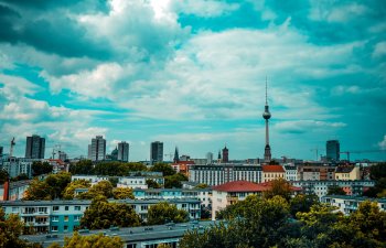 Almaniya koronavirusa qarşı yeni dərman alır