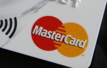 Mastercard-dan İngilis müştərilərinə \