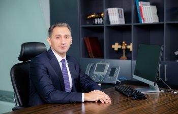 Prezidentin köməkçisi yeni naziri kollektivə təqdim edib