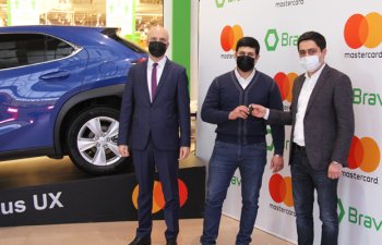 Unibank müştərisi lotereyada Lexus avtomobili qazanıb