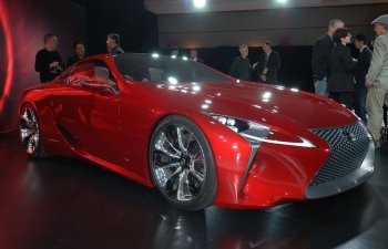 Lexus üç modelini təqdim edib