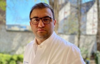 Virusun tam qarşısını alan burun spreyi hazırlanır