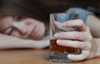 Alkoqol istifadəsi xərçəng riskini artırır - ARAŞDIRMA