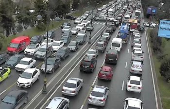 Paytaxtın bir çox küçə və prospektlərində sıxlıq var - SİYAHI + FOTO