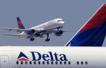 “Delta” şirkəti işci çatışmazlığı səbəbindən 100-ə yaxın aviareysi təxirə salıb