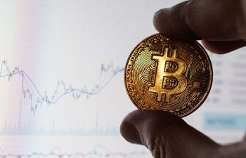 “Bitcoin”in qiyməti rekord qırdı
