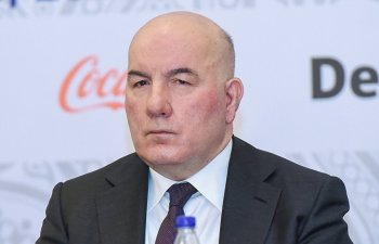 Elman Rüstəmovdan banklarda dollar satışına qadağa ilə bağlı AÇIQLAMA