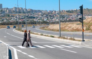Bakıda daha bir yolda piyada keçidi təşkil olunub