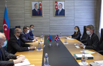 Pərviz Şahbazov Britaniyanın səfiri ilə bir neçə məsələni müzakirə edib 