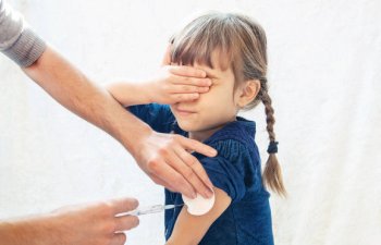 ÜST uşaqların da peyvənd edilməsinə icazə verdi