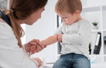 Azərbaycanın baş pediatrından uşaqların vaksinasiyası ilə bağlı AÇIQLAMA