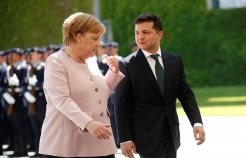 “Merkel Zelenskiyə rüşvət təklif etdi” – Diplomatdan sensasion iddia