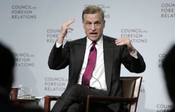 Fed -in iki rəsmisi səhmlərini satır