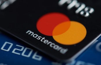 Ukrayna “Visa” və “MasterCard”dan Rusiya və Belarus banklarını xidmətdən ayırmalarını istəyib
