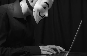 “Apple” və “Meta” səhvən istifadəçi məlumatlarını hakerlərə ötürdü