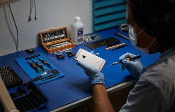 iPhone-nun fərdi şəkildə təmirinin çox qəliz və sərf etməyən bir proses olduğu məlum olub