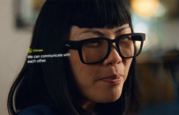 Google xarici dili tərcümə edərək altyazı formatında istifadəçiyə ötürən yeni AR eynəyi təqdim edib (VİDEO)