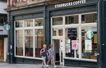 Starbucks İngiltərədən getməyi düşünür