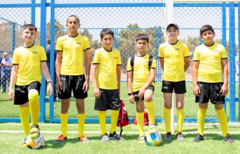 Yelo Bank-dan uşaq futboluna dəstək