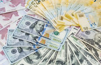 Dolların sabaha olan rəsmi məzənnəsi AÇIQLANIB