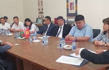 Qırğızıstan səfirliyində işgüzar görüş