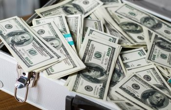 Dünyanın ən böyük fondu 174 mlrd. dollar zərərlə üzləşib