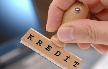 Kreditlər və ssudalar üzrə xalis maliyyə öhdəlikləri azalıb