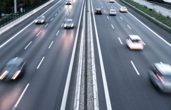 Azərbaycanda avtomobil nəqliyyatı ilə sərnişin daşımaları 25% artıb