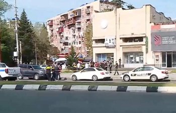 Gürcüstanda banka silahlı hücum, 12 girov var
