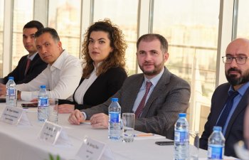 “Bank Respublika”nın Müşahidə Şurasının sədri Şakir Rəhimov Asiya İnkişaf Bankının vitse-prezidenti Şiksin Çen ilə görüşmüşdür