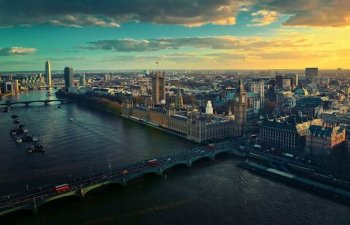 Sterlinqdə inflyasiya zərbəsi Brexit-i üstələyir