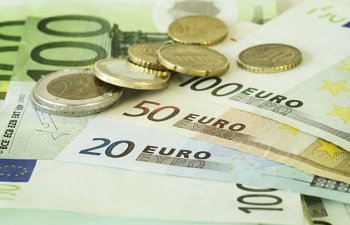 Avro manat qarşısında tarixi minimuma enib