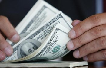 ABŞ prezidenti Rusiyaya dollar verilməsini qadağan edən qanunu imzalayıb