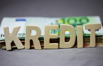 Bankların kredit portfelinin bütün seqmentləri üzrə dollarlaşmanın səviyyəsi tarixi minimumdadır