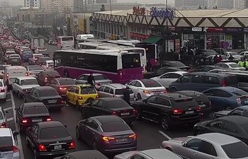 Bakıda sıxlıq olan yollar - SİYAHI