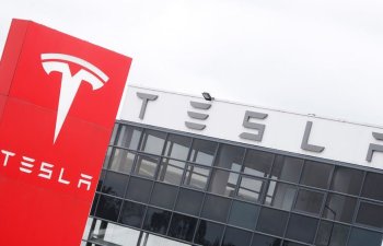 Tesla dekabrda \