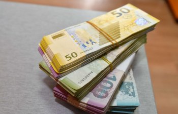 Azərbaycanda orta aylıq əmək haqqı 15 % artıb