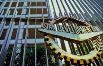 ADB: “Azərbaycanda manatın məzənnəsinin 2026-cı ilə qədər sabit qalacağı gözlənilir”