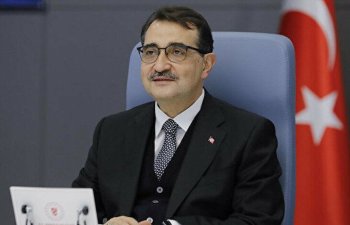 Türkiyənin energetika və təbii ehtiyatlar naziri Bakıya gəlir
