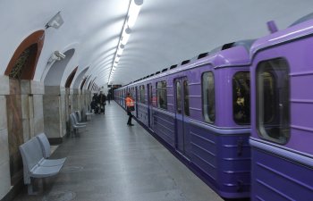 Metronun bu stansiyasında yeni işıqlanma sistemi qurulub