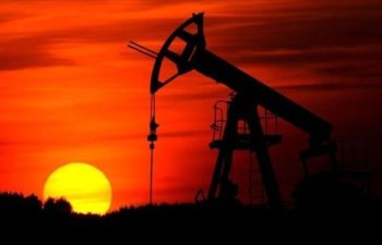 ABŞ-ın kommersiya neft ehtiyatları 466 mln. bareldən aşağı enib