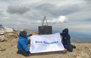 Bank Respublika əməkdaşları “Heydər zirvəsi”nə yürüş ediblər -FOTO