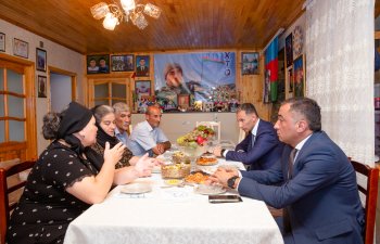 Nazir Rəşad Nəbiyev Xızıda şəhid ailələrini ziyarət edib