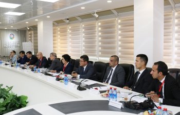 İİTKM-də Özbəkistanın beyin mərkəzlərinin nümayəndələri ilə görüş keçirilib.