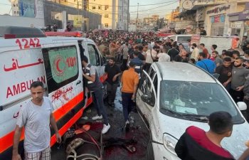 Qəzzanın təcili yardım maşınına endirilən zərbə nəticəsində 15 nəfər həyatını itirib