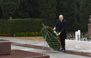 Prezident İlham Əliyev Ümummilli Lider Heydər Əliyevin məzarını ziyarət edib 