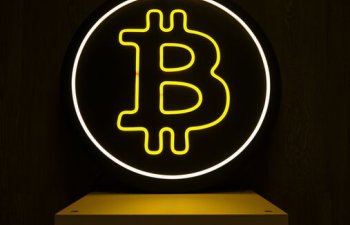 Treyderlər istehlak qiymətləri indeksi və Fed qərarını gözlədikcə Bitcoin bir həftəlik minimuma enir